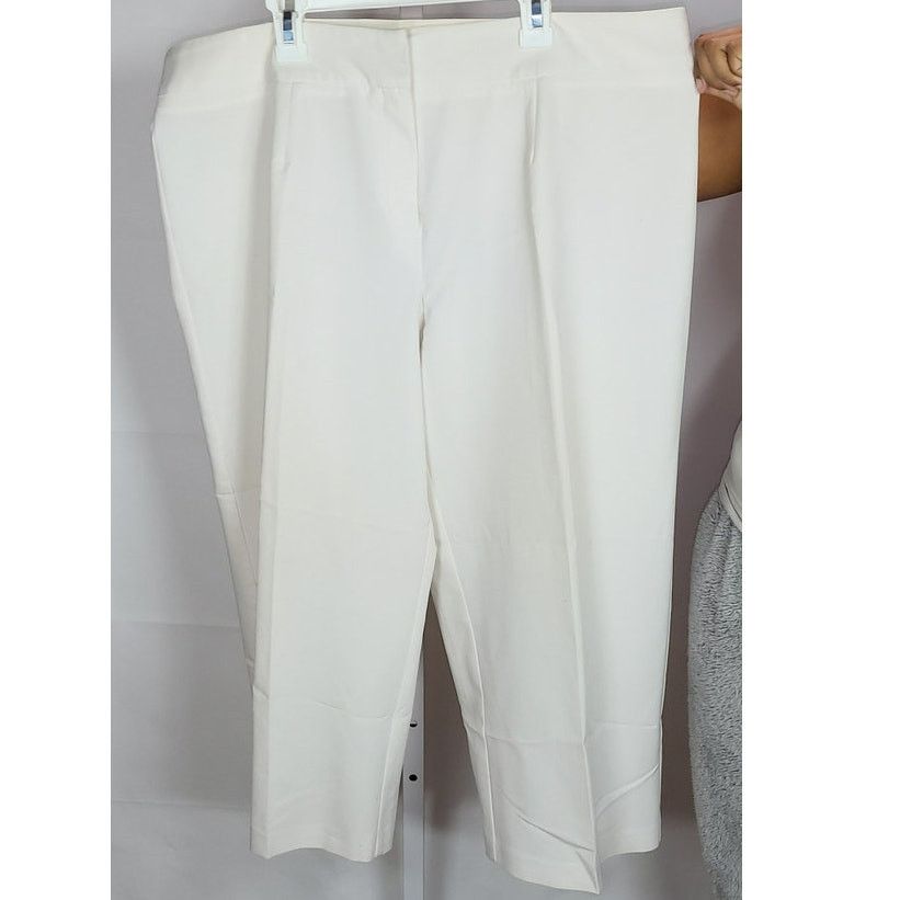 Other Ashley Stewart White Bermuda Shorts Size 16WA Size 38" / US 16 / IT 52 - 1 Thumbnail