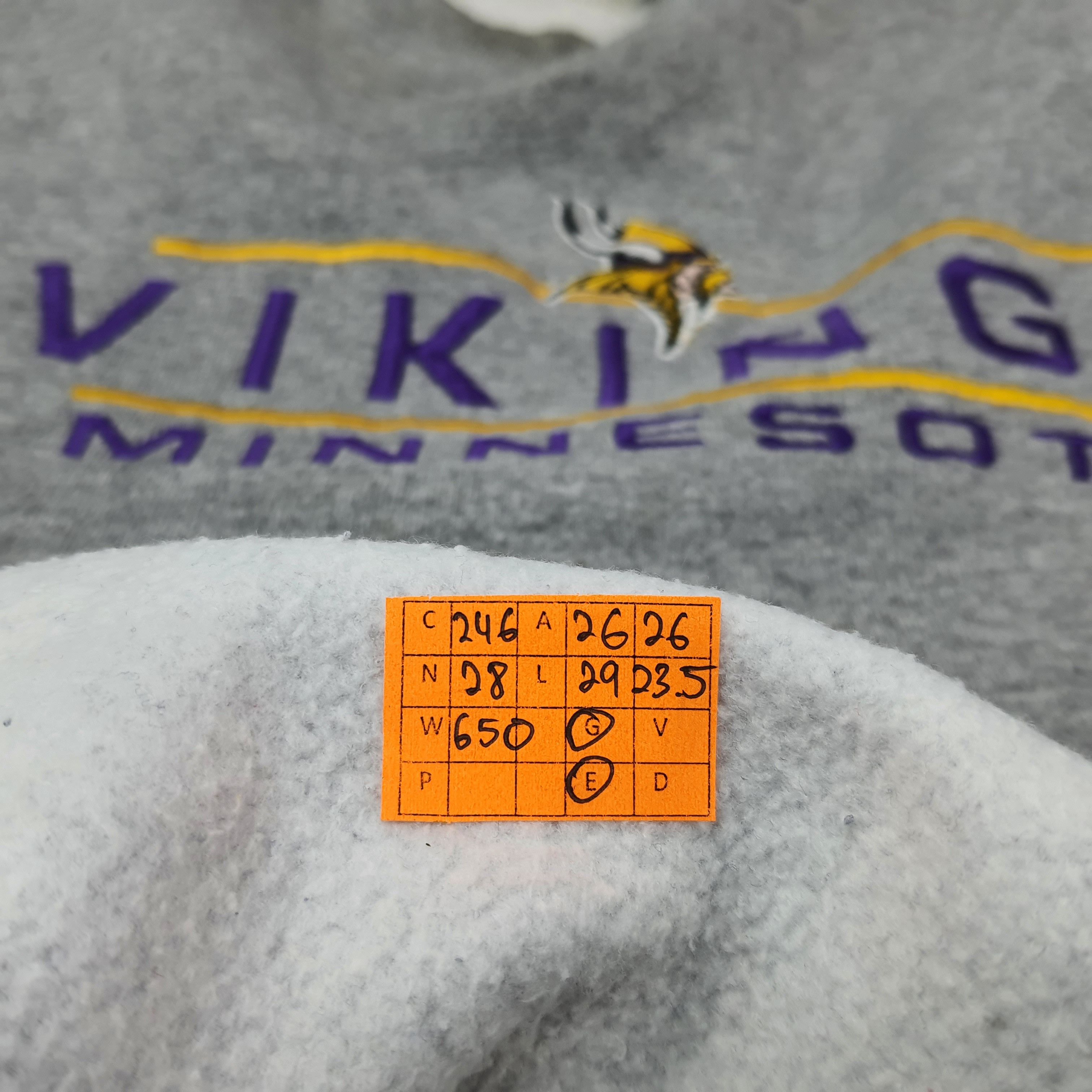 NFL Vintage Minnesota Vikings NFL Team Sports Sweatshirt C246N28 Size US XL / EU 56 / 4 - 7 Thumbnail