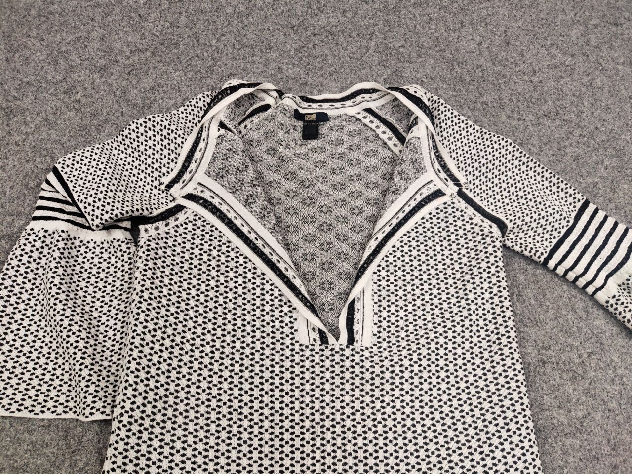 Roberto Cavalli Roberto Cavalli Slass Textured cut-out Sweater wide sleeve Size M / US 6-8 / IT 42-44 - 16 Thumbnail