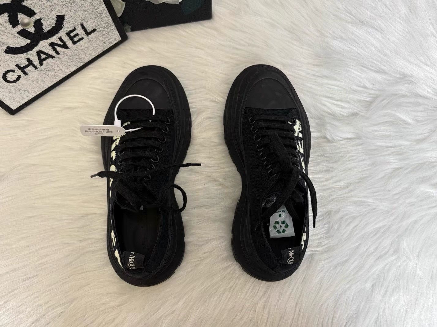 Alexander McQueen Alexander McQueen Tread Slick Leather Low Shoes K36 Size US 8 / IT 38 - 8 Thumbnail