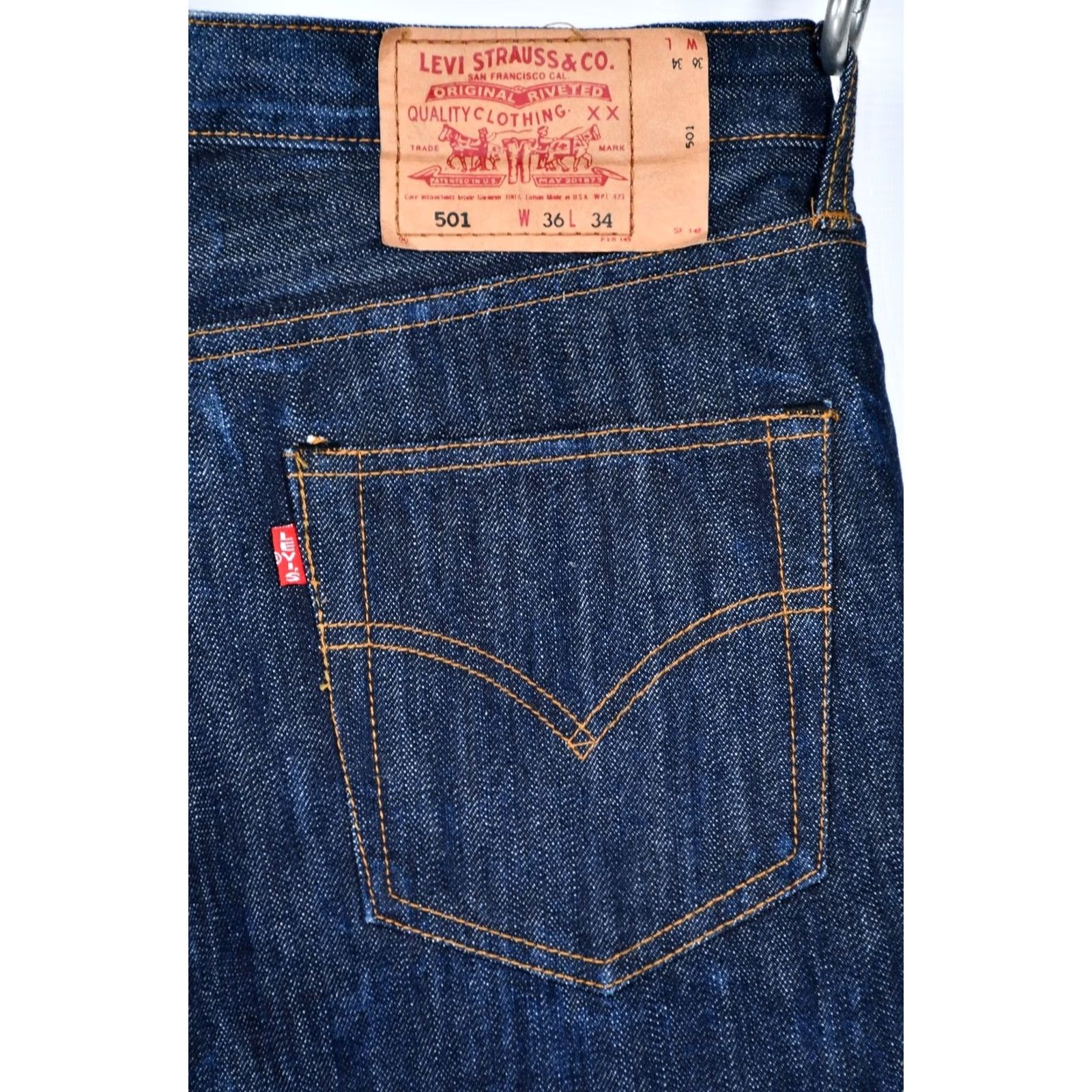 Levi's VINTAGE Levi's 501 Jeans Mens White/Blue Denim 5-Pocket Made USA W36 L34 Straight Big Waist 501 Size US 36 / EU 52 - 2 Thumbnail