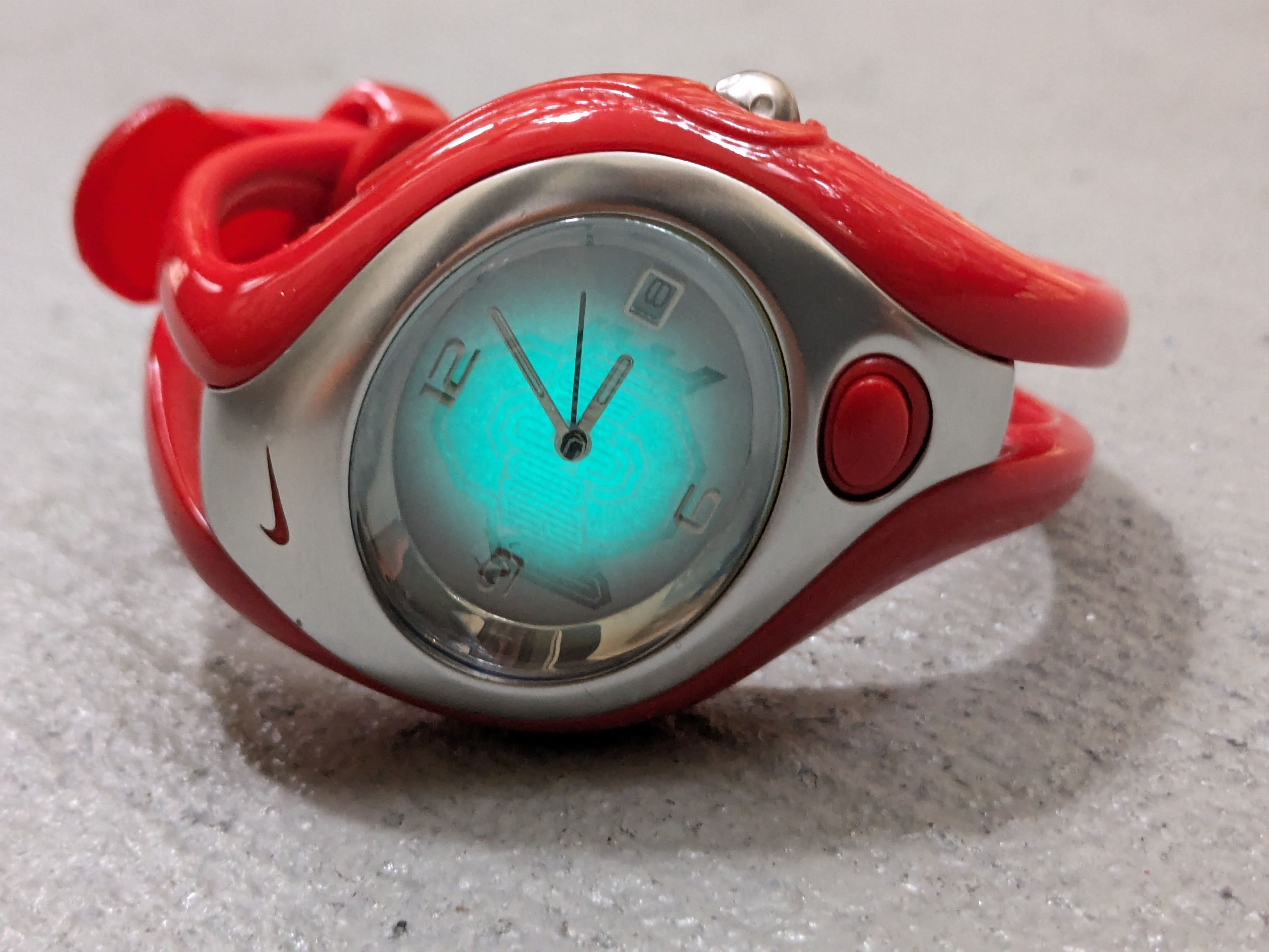 Nike Vintage Nike Watch Red Analog Rubber Sports Minimal Y2K Size ONE SIZE - 11 Thumbnail