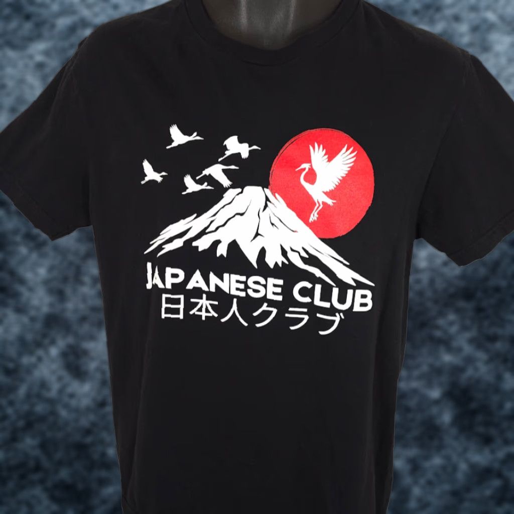 Gildan VINTAGE is not applicable (No vintage). Japanese Club T Shirt Mens Size Medium Black Mount Fuji Cranes Japan Size US M / EU 48-50 / 2 - 1 Thumbnail