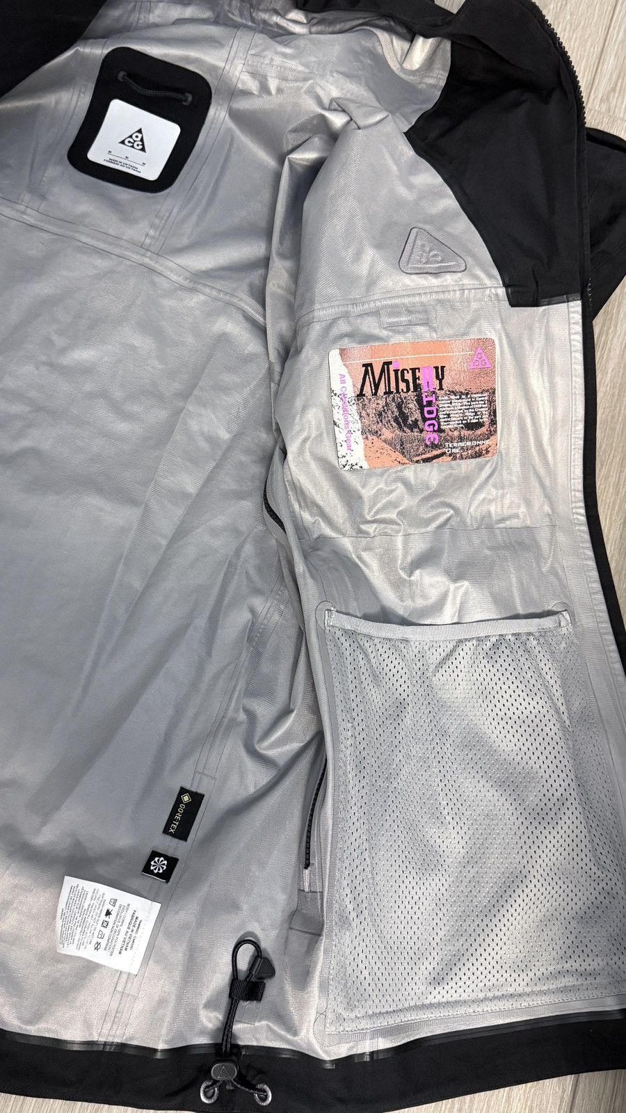 Nike ACG Gore-Tex Misery Ridge Shell Black CV0634-010 sz M Size US M / EU 48-50 / 2 - 16 Thumbnail