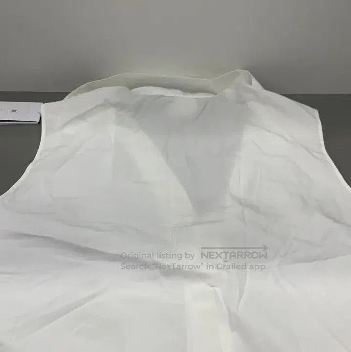 Givenchy Givenchy SS23 Men's Solid Pointed Collar Sleeveless Shirt. Size US XXS / EU 40 - 5 Thumbnail