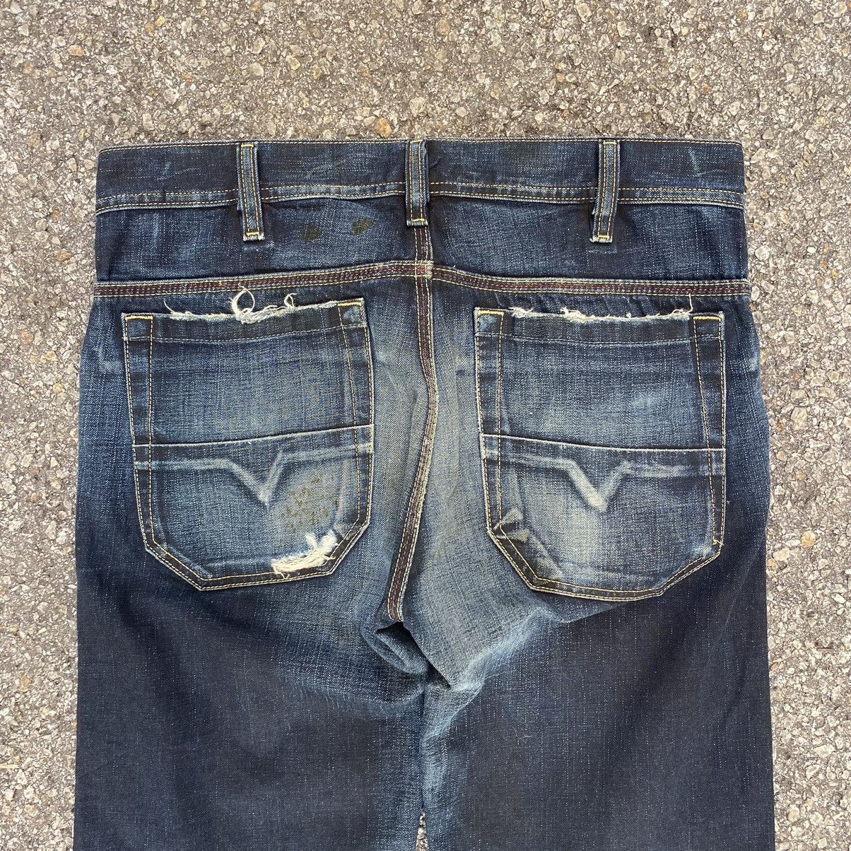 Diesel Vintage Diesel Straight Cutting Jeans Made in Italy Size US 29 - 12 Thumbnail