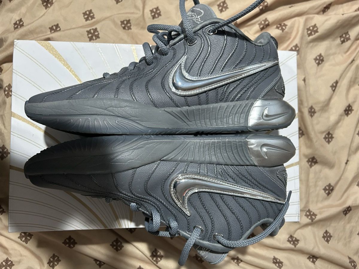 Nike Lebron XXI Size US 9 / EU 42 - 4 Thumbnail