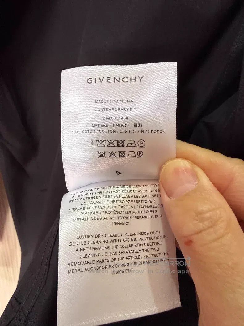 Givenchy Givenchy size 39 Men's classic lock button shirt Size US M / EU 48-50 / 2 - 6 Thumbnail