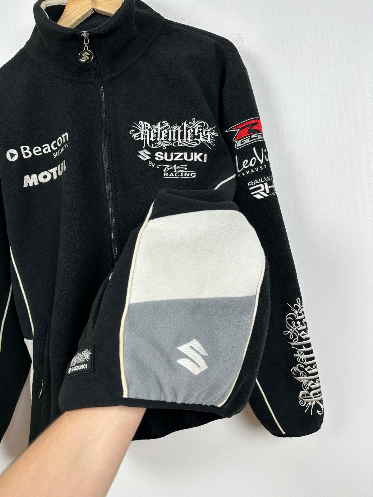 Vintage Vintage Suzuki Relentless By Taz Racing Zip Fleece Jacket Size US M / EU 48-50 / 2 - 8 Thumbnail