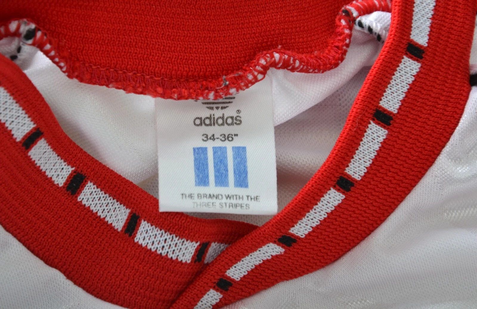 Adidas MANCHESTER UNITED 1991 EUROPEAN CUP FOOTBALL SHIRT ADIDAS S Size US S / EU 44-46 / 1 - 6 Thumbnail