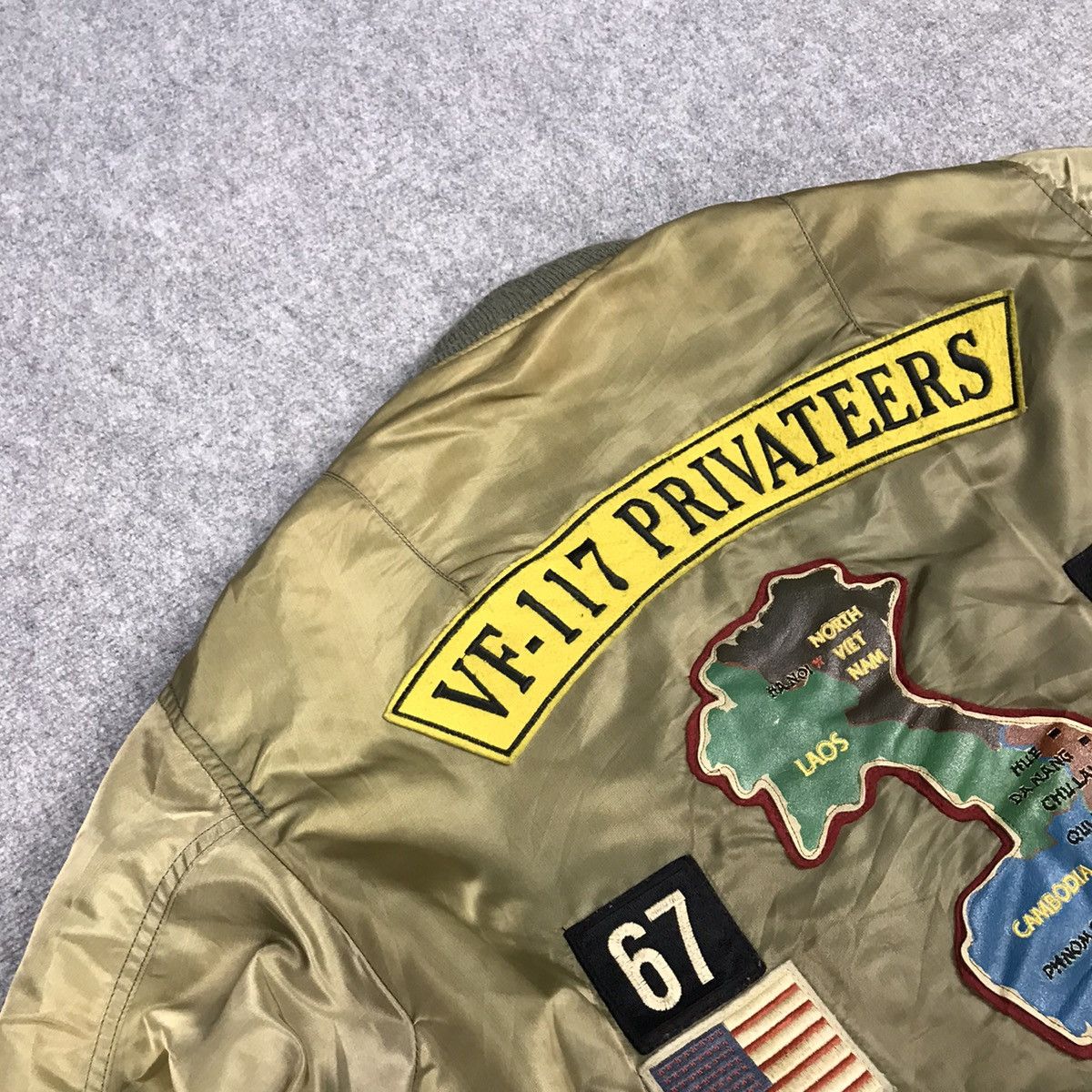 Avirex AVIREX MA-1 VF-117 PRIVATEERS SUN FADED BOMBER JACKET Size US L / EU 52-54 / 3 - 12 Thumbnail