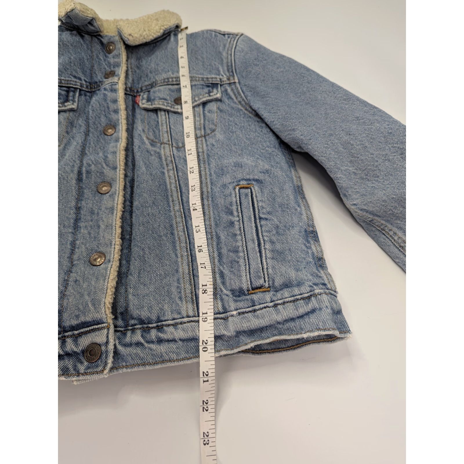 Levi's VINTAGE? (No) Levis Jacket Womens Small Blue Denim Trucker Lined Sherpa 36136 Size S / US 4 / IT 40 - 4 Thumbnail
