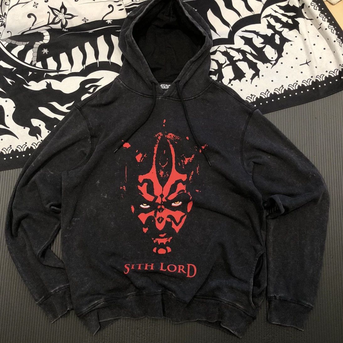 Star Wars Brand new Star Wars Sith Lord Graphic Hoodie Size US L / EU 52-54 / 3 - 1 Thumbnail