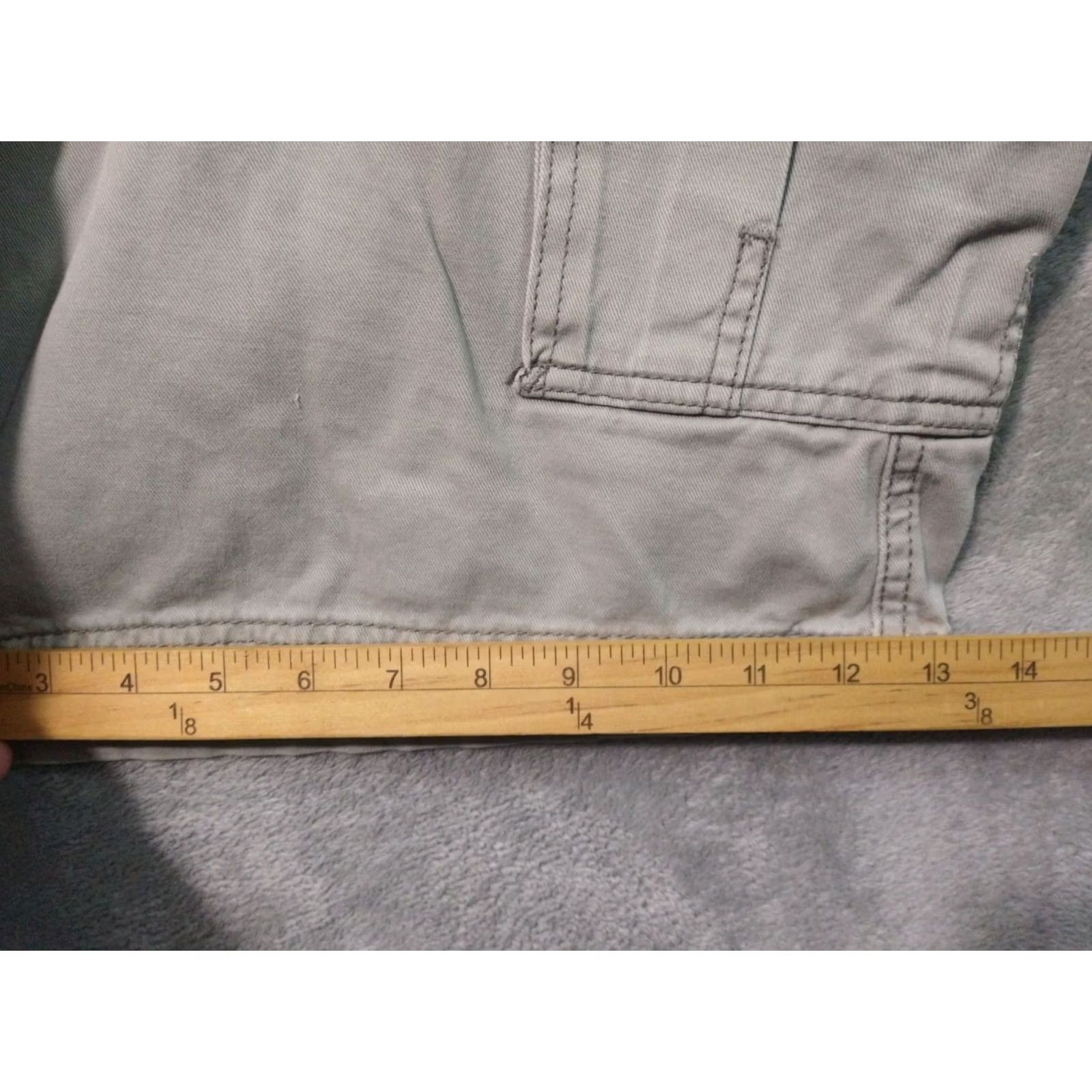 Levi's VINTAGE Levi's Shorts Mens 40 Gray Cargo High Rise Canvas Y2K Pocketed Cotton Casual Mens Shorts Size US 40 / EU 56 - 6 Thumbnail
