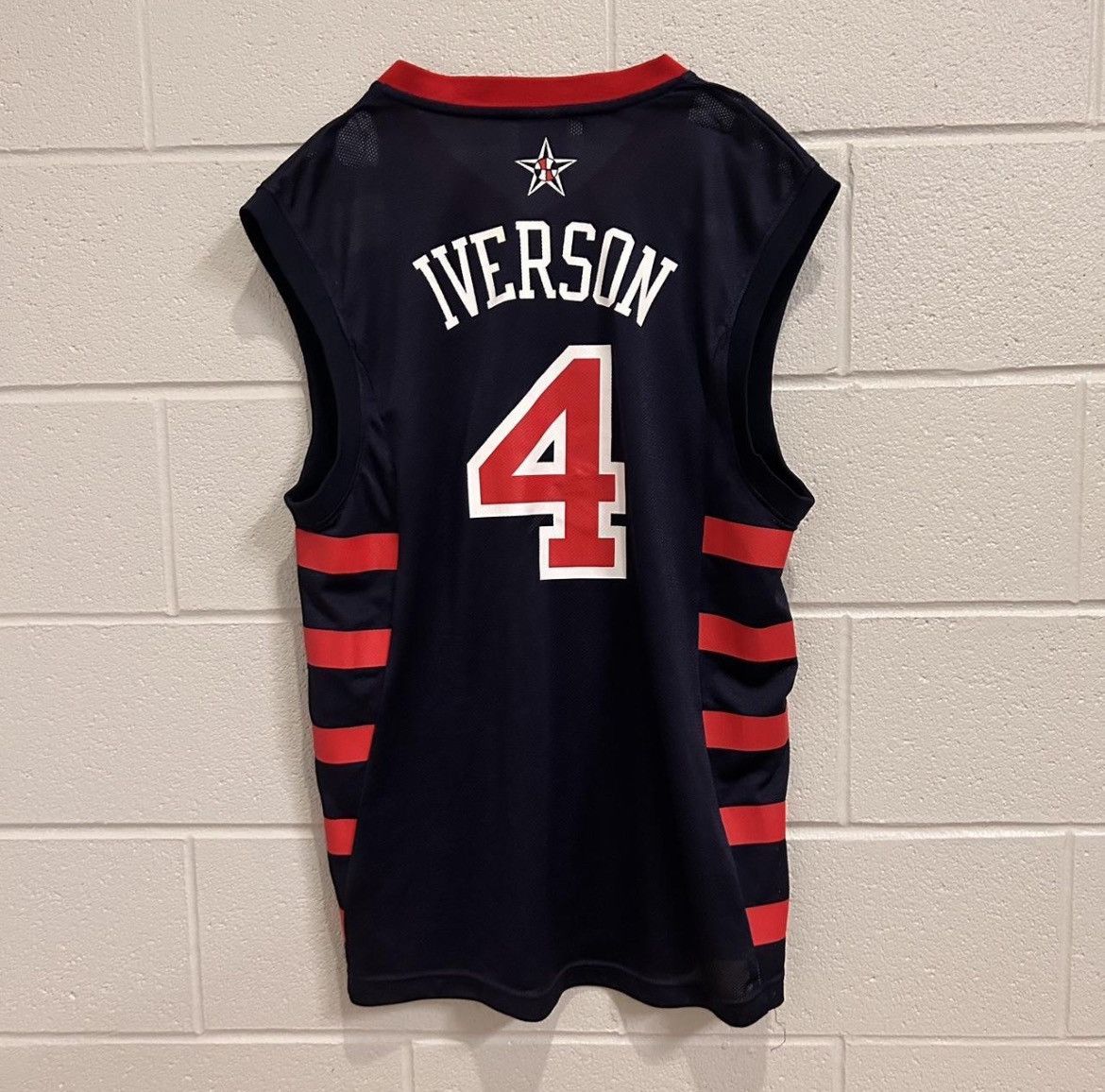 NBA 2004 Allen Iverson Team USA Number 4 Reebok Olympics Jersey Size US L / EU 52-54 / 3 - 3 Thumbnail