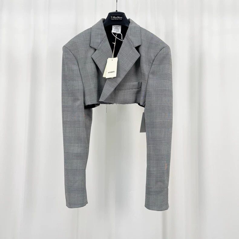 Vetements Vetements Patch lettering short plaid blazer Size US S / EU 44-46 / 1 - 1 Thumbnail