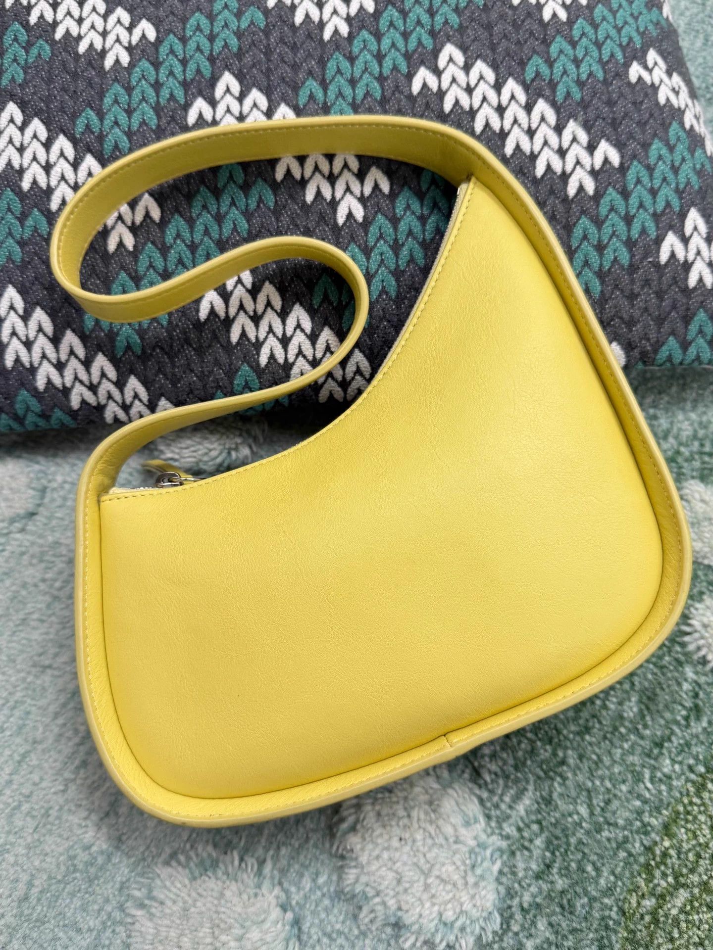 The Row The Row Half Moon Chicken-Yellow Leather Armpit Minimal Size ONE SIZE - 2 Thumbnail