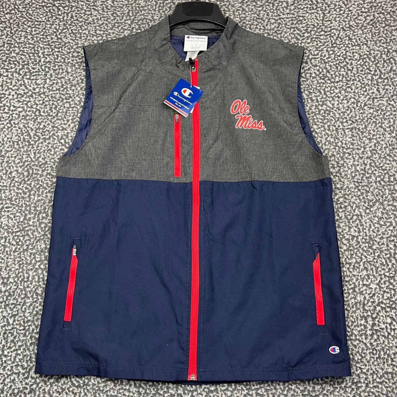 Champion Ole Miss Rebels Vest Men Large NCAA Champion Full Zip New L Size US L / EU 52-54 / 3 - 1 Thumbnail