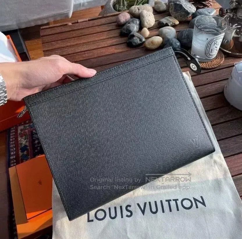 Louis Vuitton Louis Vuitton Pochette Voyage Clutch. Size ONE SIZE - 6 Thumbnail