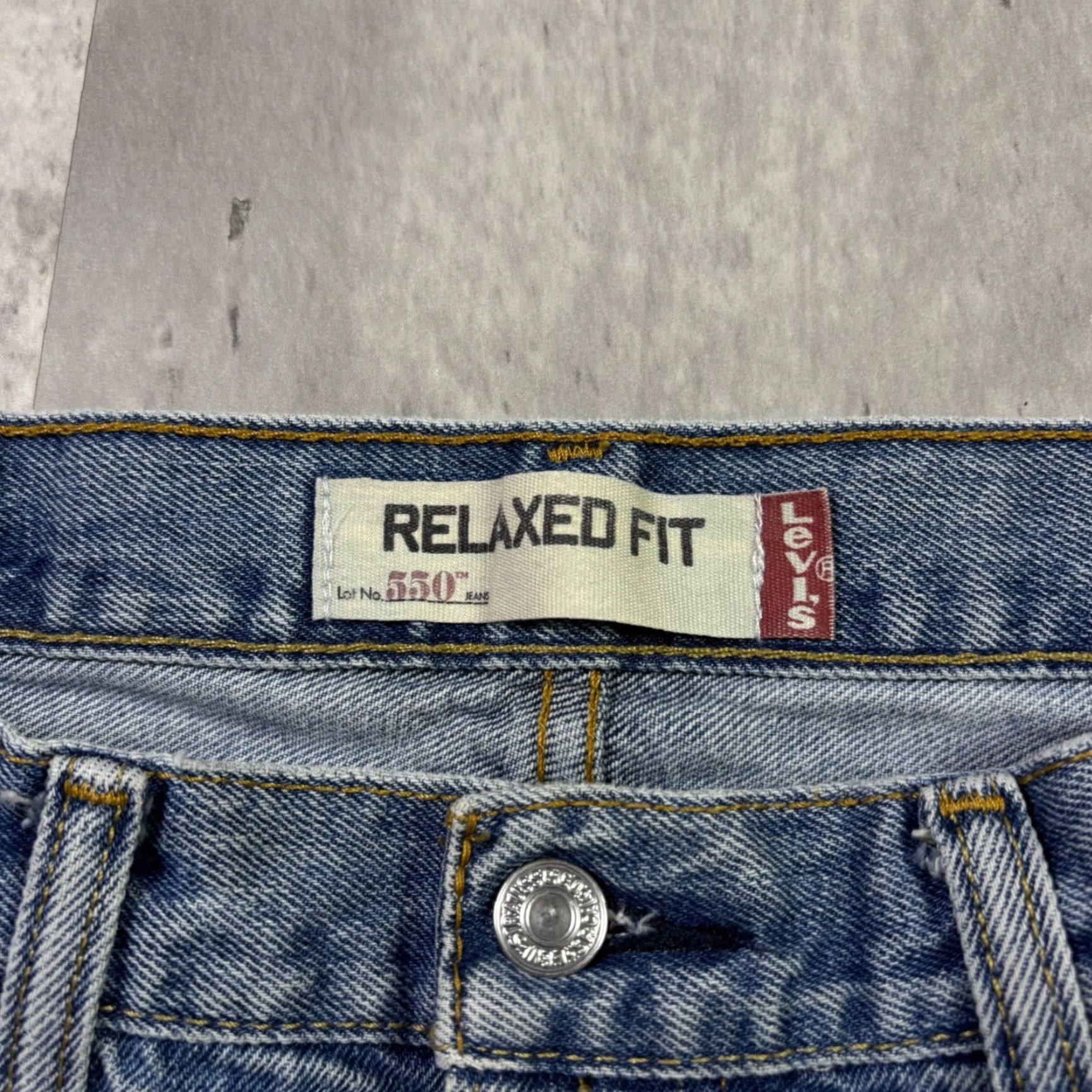 Levi's VINTAGE Levi's 550 Relaxed Fit Tapered Leg Jeans Mens 32x30 Blue Denim Medium Wash 90s, Distressed, 5-Pocket, Zip Button Closure, Denim Jeans Mens Size US 32 / EU 48 - 6 Thumbnail