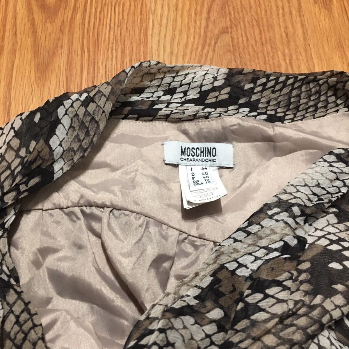 Moschino MOSCHINO Cheap and Chic Silk Snake Print Skirt IT44 US10 Size 30" / US 8 / IT 44 - 7 Thumbnail