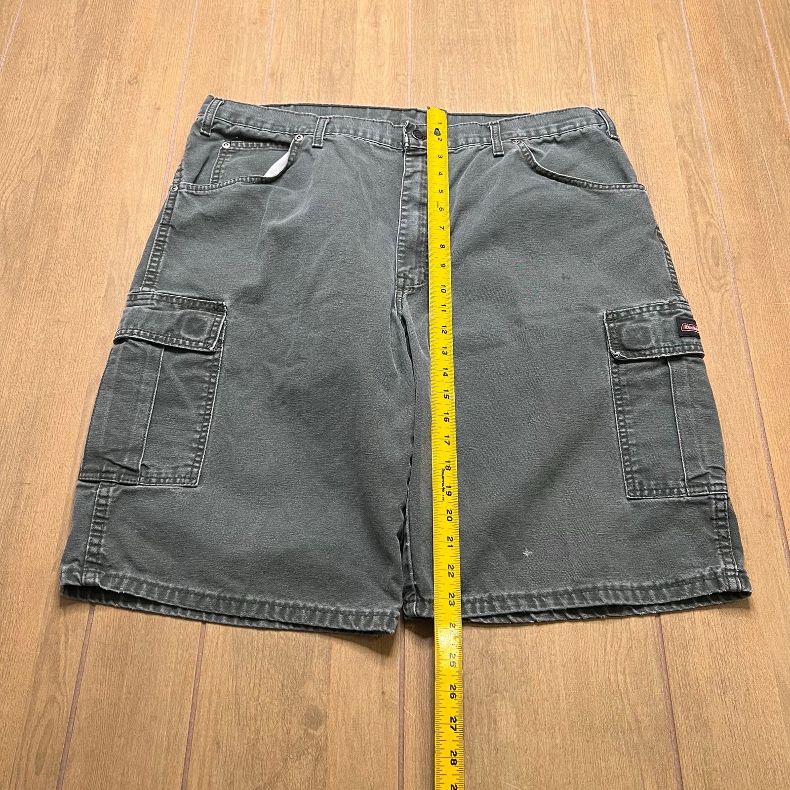 Dickies Vintage Dickies Cargo Shorts Sz 40 Relaxed Fit Green Y2K Size US 40 / EU 56 - 7 Thumbnail
