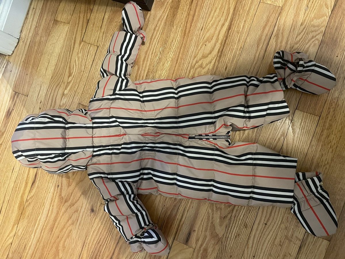 Burberry × Designer 6 month old baby Burberry snowsuit Size US XXS / EU 40 - 5 Thumbnail