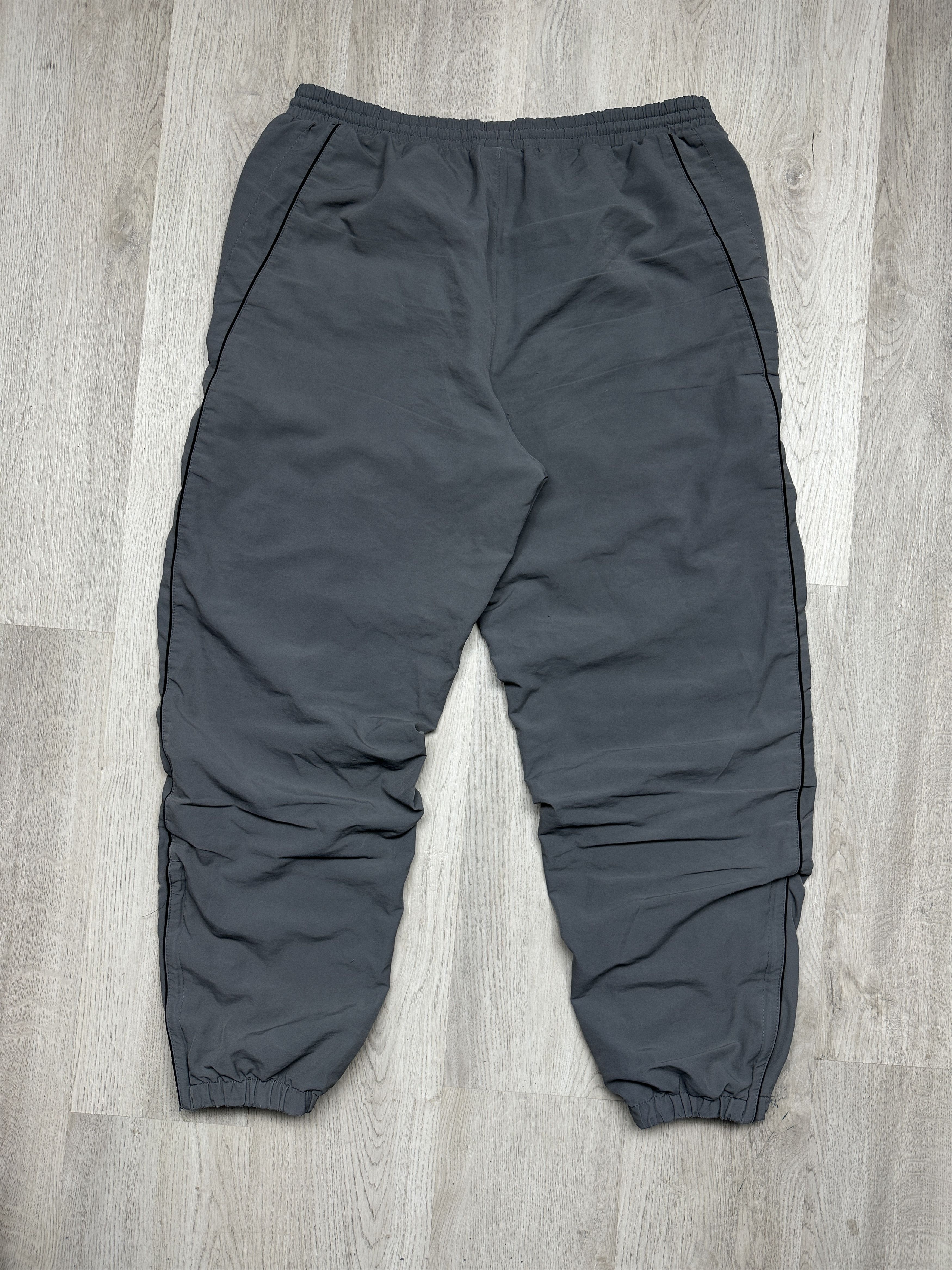 Umbro Umbro Vintage Mens Nylon Baggy Track Pants Size US 32 / EU 48 - 9 Thumbnail