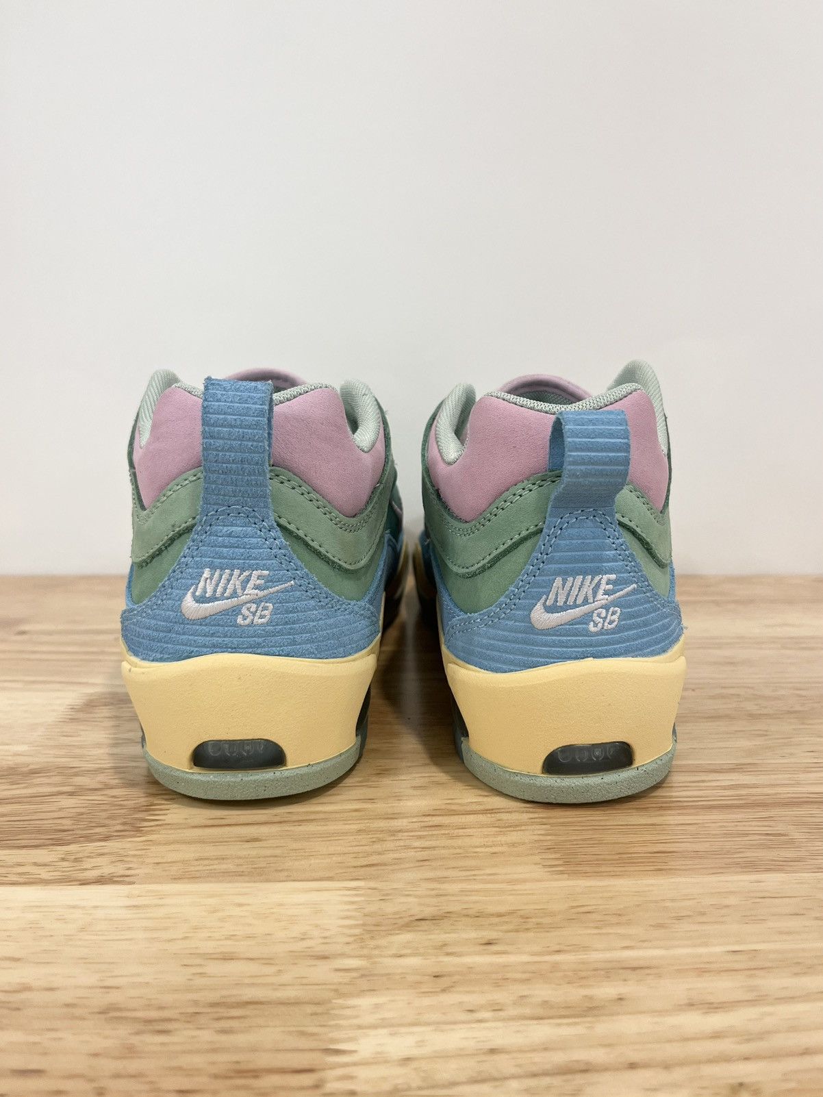 Nike Nike SB x Verdy Air Max Ishod Wair Visty HF4074-400 Size US 10.5 / EU 43-44 - 5 Thumbnail