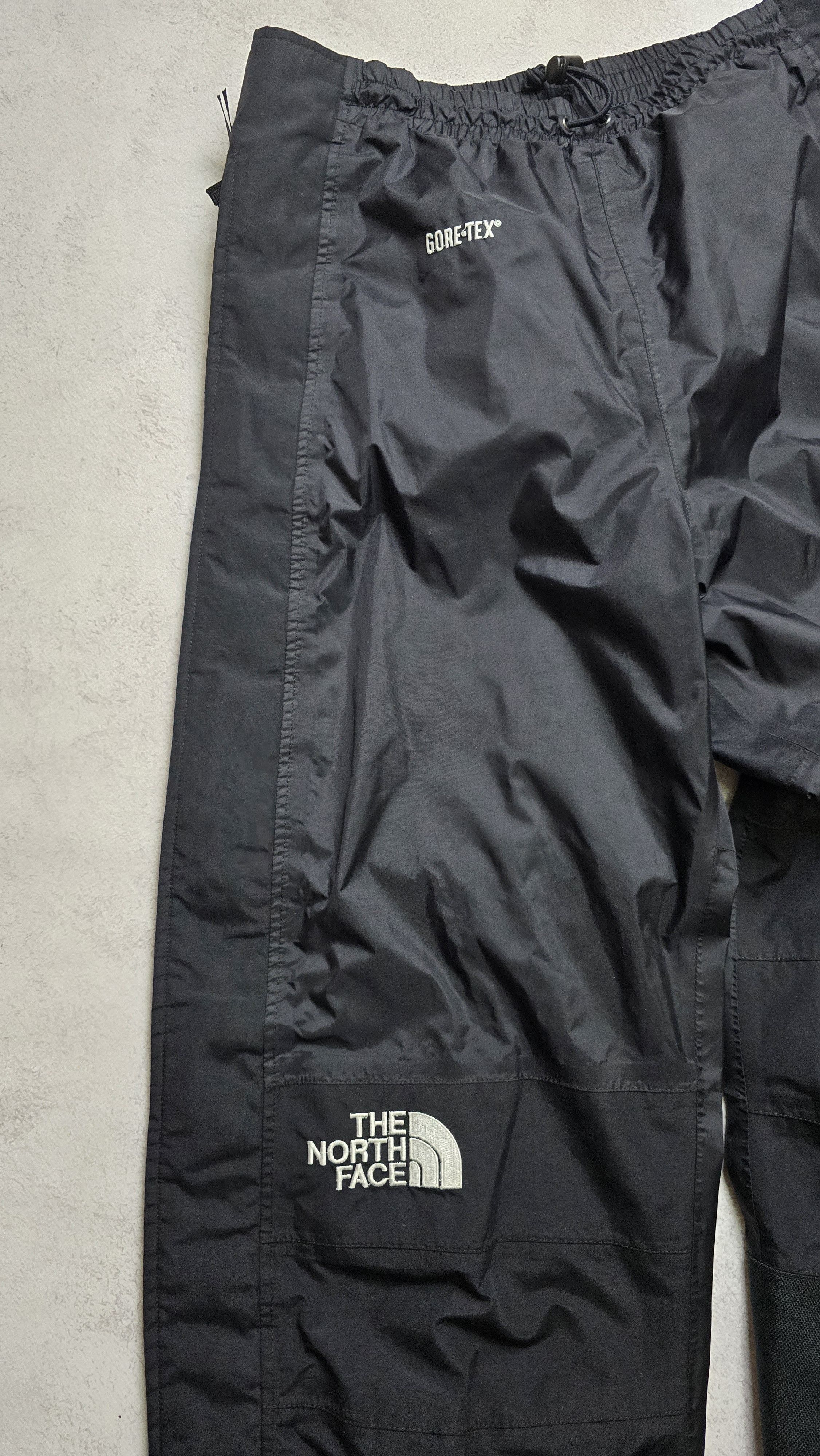 The North Face Gore-Tex Mountain Light Pants Men’s S Full Zip Ski Shell Size US 30 / EU 46 - 15 Thumbnail
