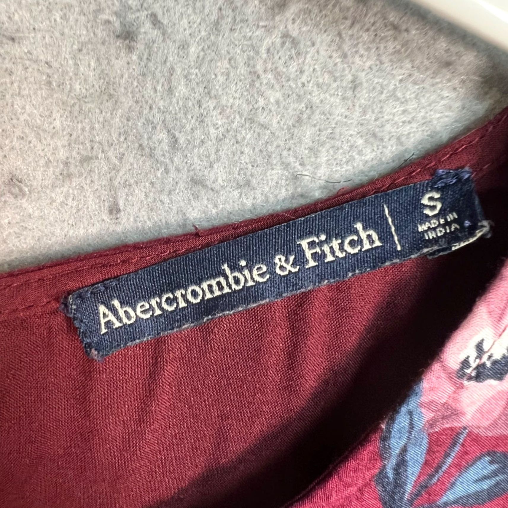 Abercrombie & Fitch VINTAGE Abercrombie & Fitch Women's Short Sleeve Sundress Size Small Burgundy Floral 90s Size 28" / US 6 / IT 42 - 3 Thumbnail