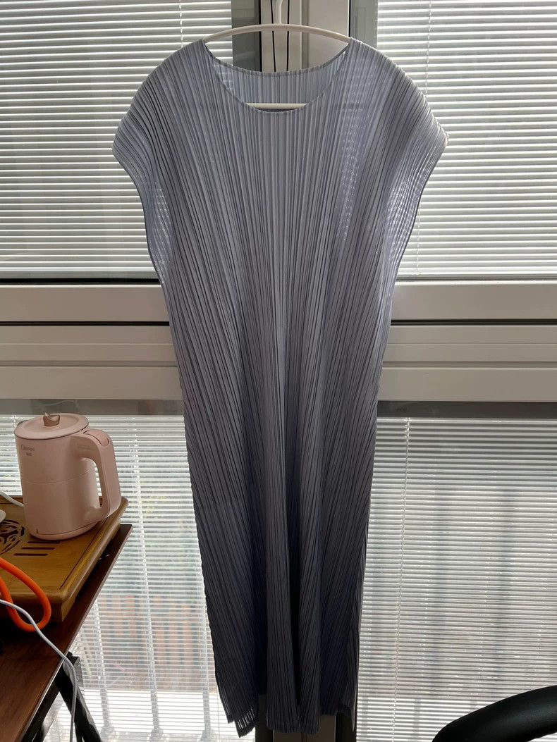 Issey Miyake Issey Miyake size:3 Light blue round-neck pleated short-sl Size S / US 4 / IT 40 - 1 Thumbnail