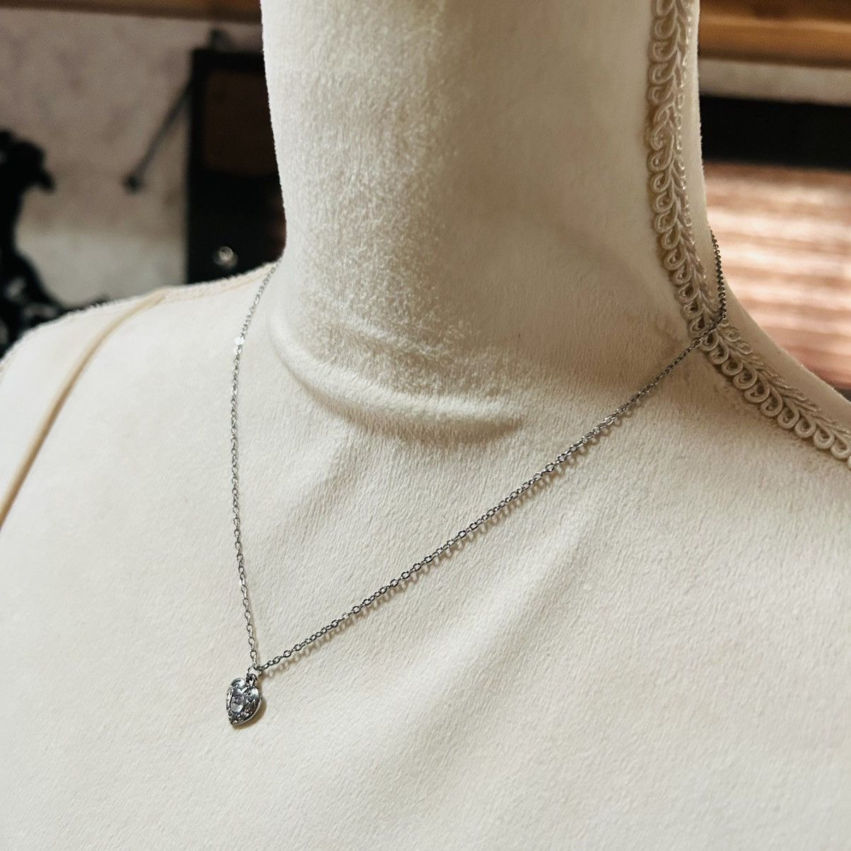 Handmade Handcrafted clear glass stone accent filigree heart necklace Size ONE SIZE - 4 Thumbnail