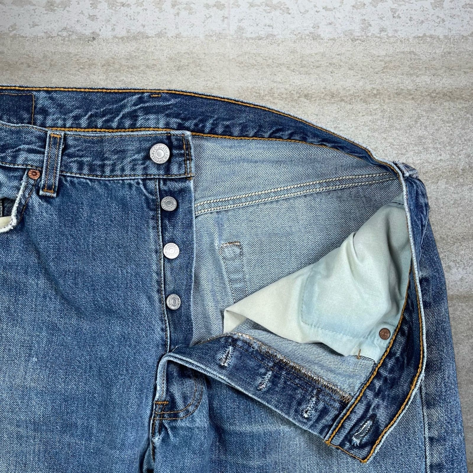 Levi's Vintage 90s Levis Jeans 501 36x30 Straight Fit Medium Wash Size US 36 / EU 52 - 5 Thumbnail