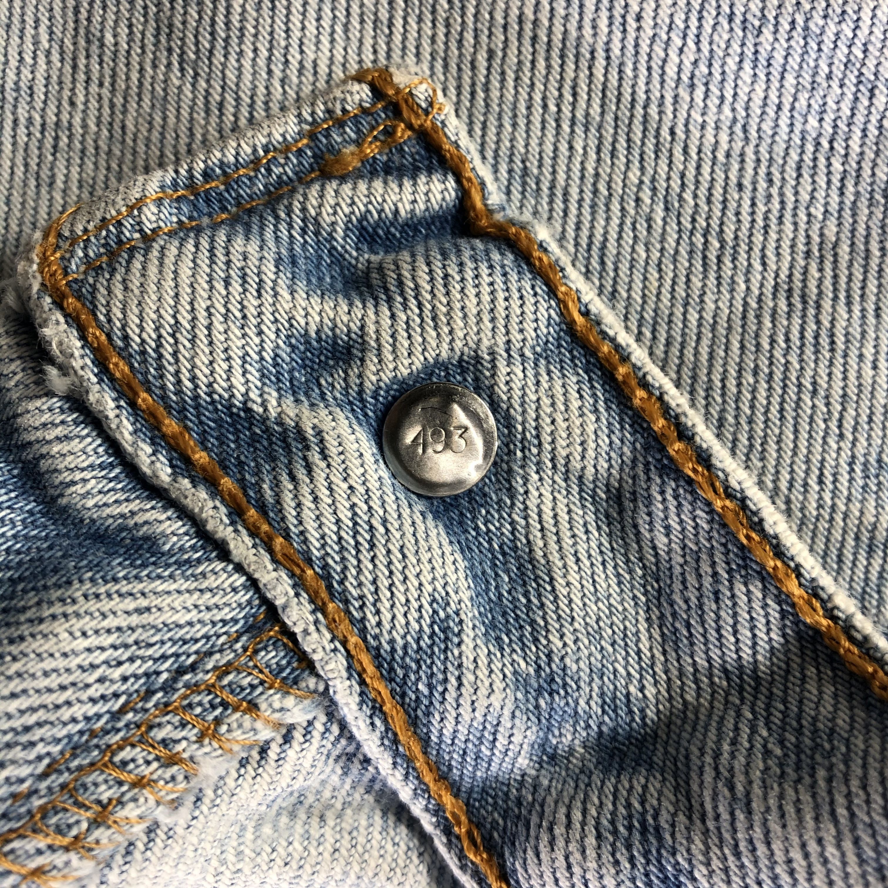 Levi's Vintage 90s Light Wash Levis 505 Jeans-J4485 Size US 28 / EU 44 - 11 Thumbnail