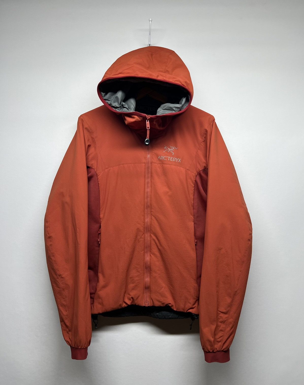 Arc'teryx Vintage Y2k Arc’teryx 🧡 Nylon Reflective Logo Jacket 00’s Size XS / US 0-2 / IT 36-38 - 4 Thumbnail