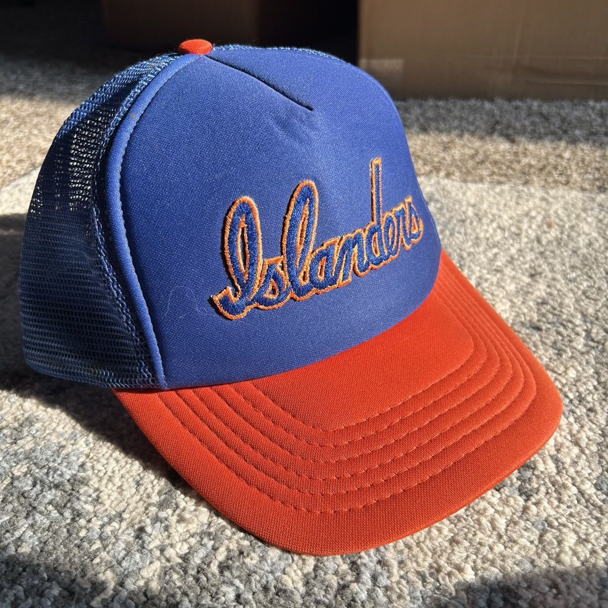 Vintage 1980's U.i.i. NEW YORK iSLANDERS NHL PUFFY MESH TRUCKER CAP Size ONE SIZE - 1 Thumbnail