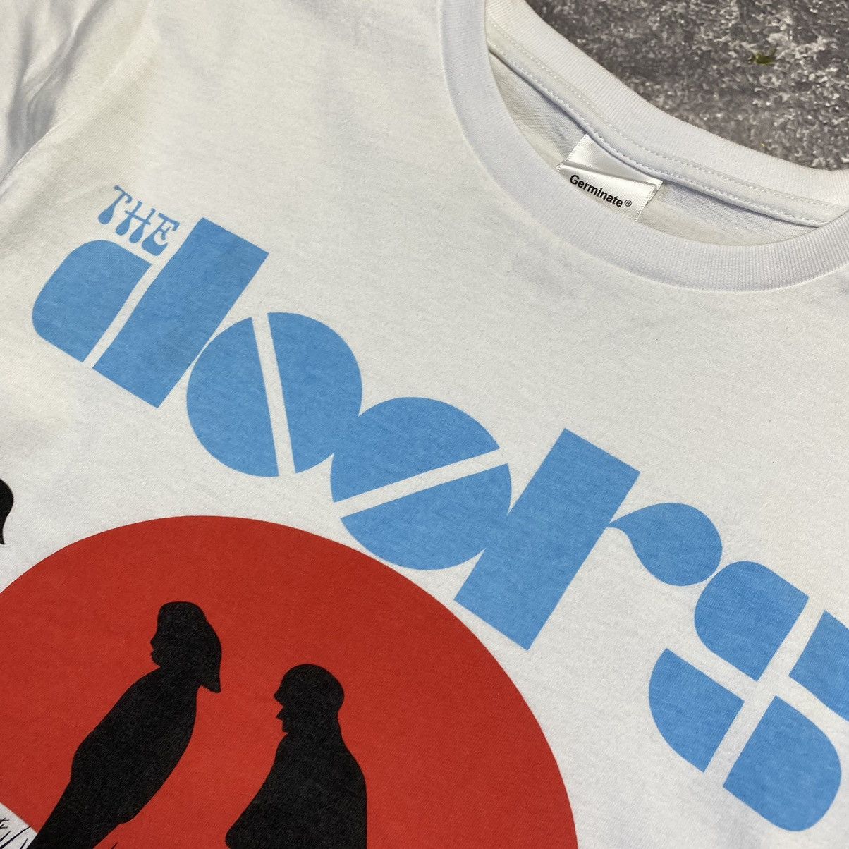 Band Tees Vintage Doors Waiting For the sun rock band tee Size US M / EU 48-50 / 2 - 4 Thumbnail
