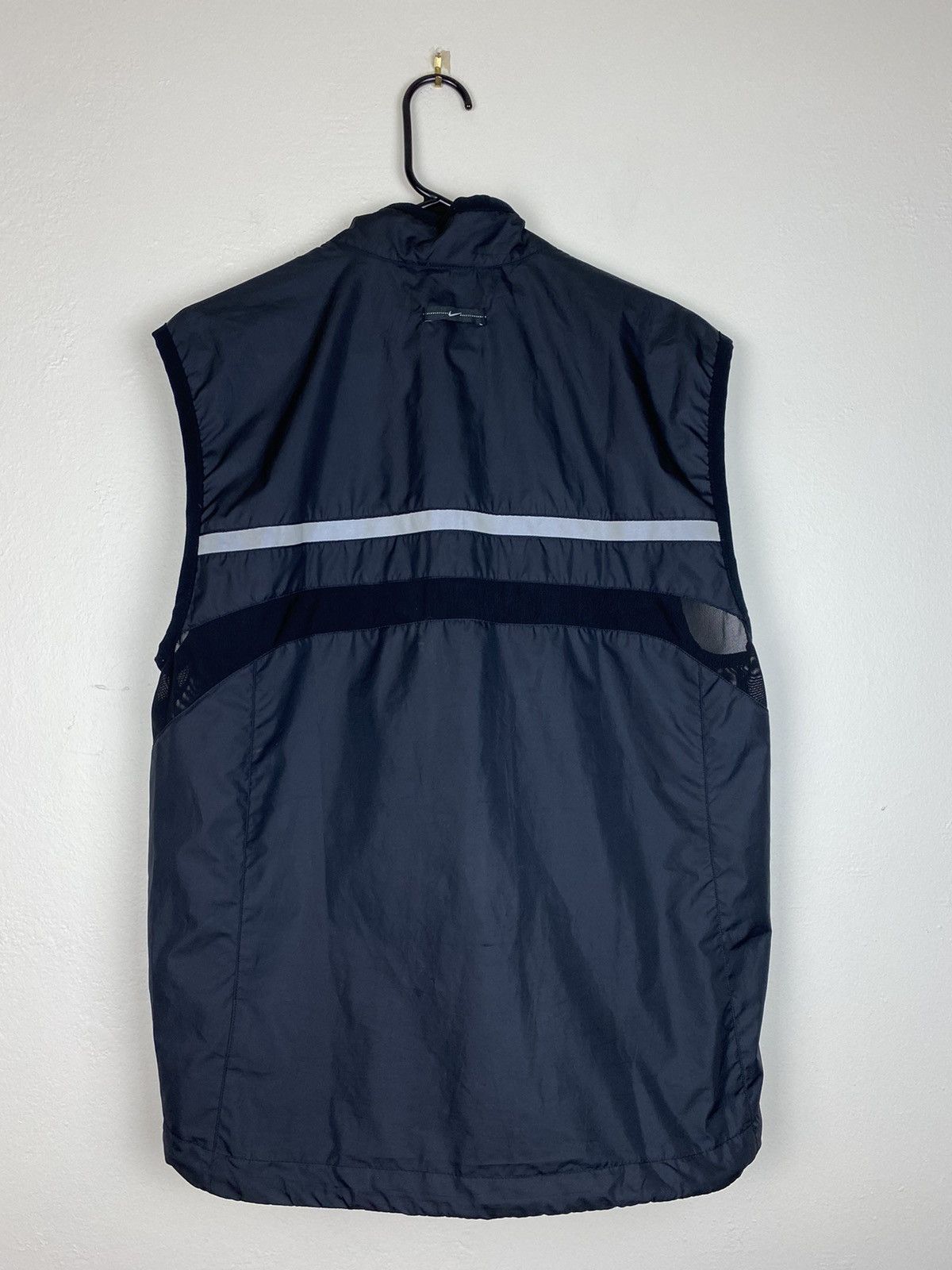 Nike Vintage Nike Mesh Stripe Vest Jacket Zip Y2K Silver tag Size US M / EU 48-50 / 2 - 8 Thumbnail