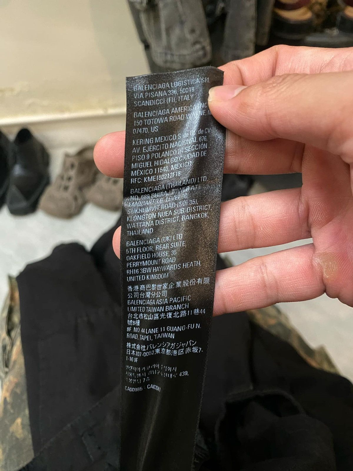 Balenciaga BALENCIAGA FW23 FLARED CARGO PANTS Size US 34 / EU 50 - 15 Thumbnail