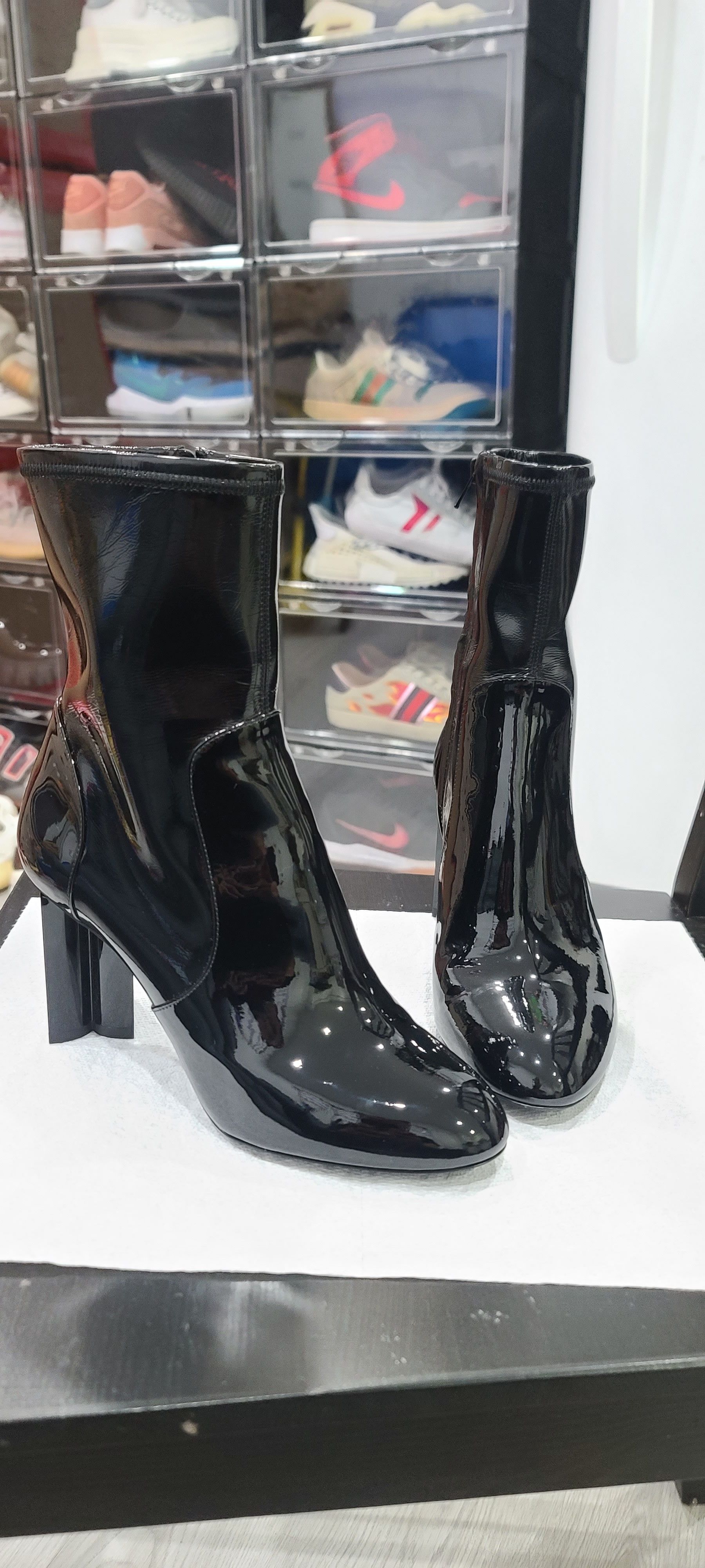Louis Vuitton LOUIS VUITTON Patent Uniformes Silhouette Ankle Boots Size US 7 / IT 37 - 8 Thumbnail