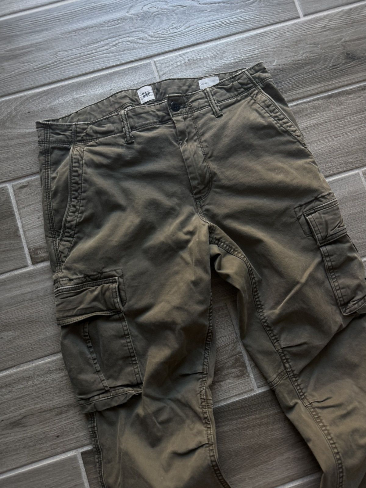 Gap GAP Olive/Forest Green Cargo Pants Size 33x30 Gently Used Size US 33 - 4 Thumbnail