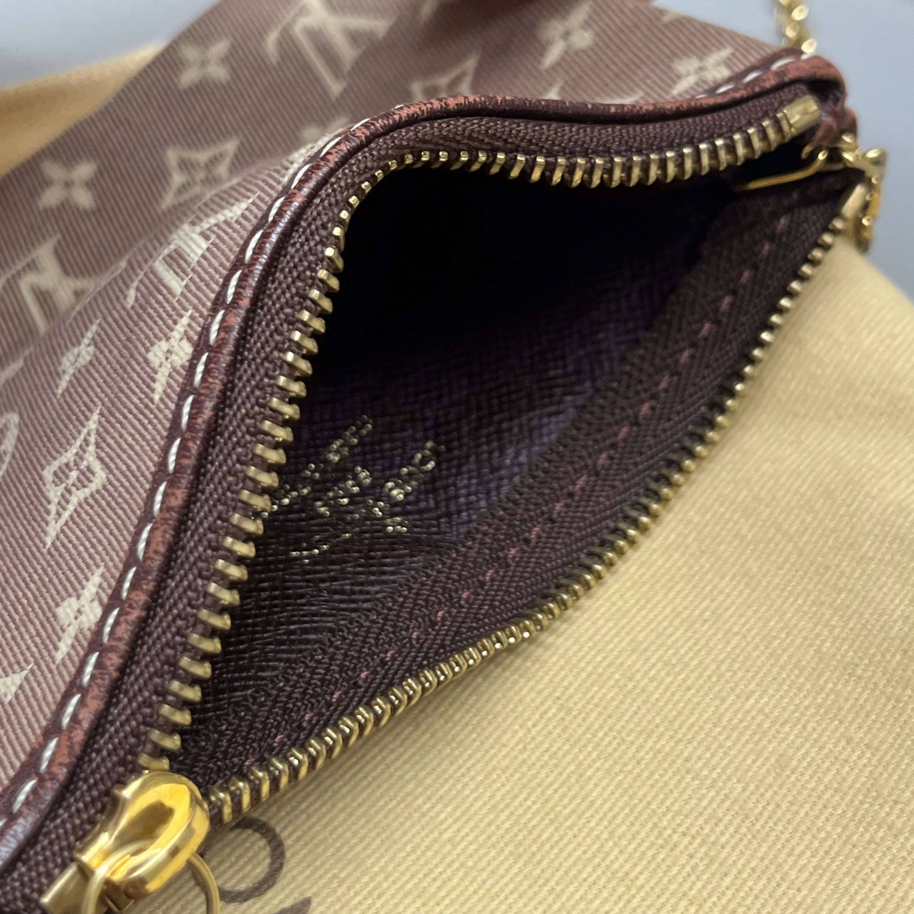 Louis Vuitton Louis Vuitton Coin Purse Size ONE SIZE - 5 Thumbnail