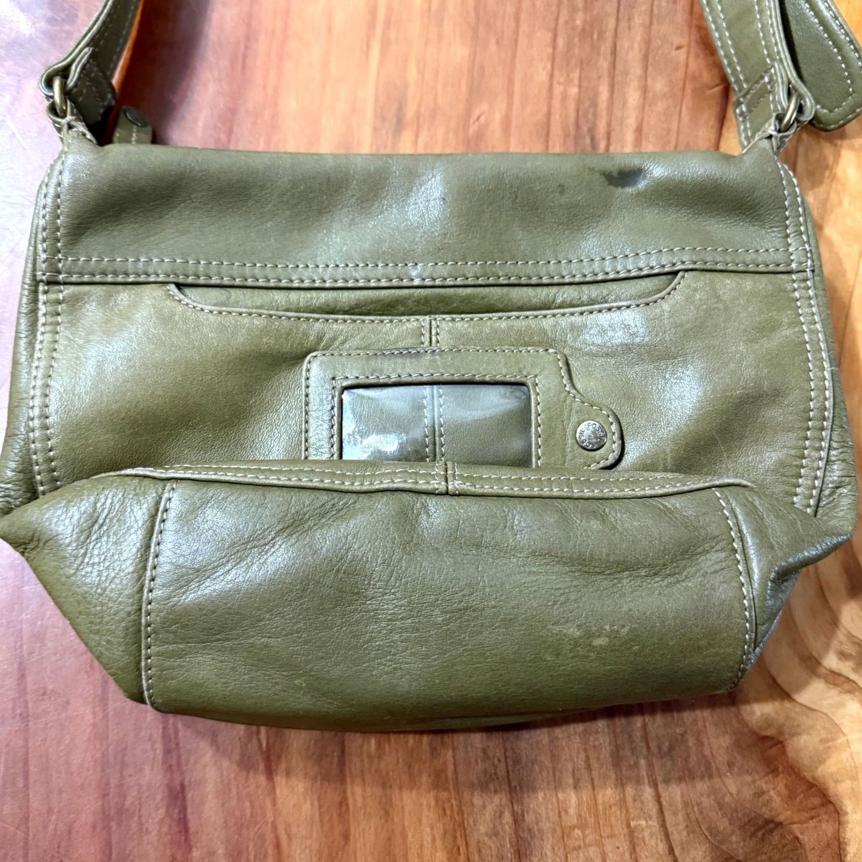 Fossil VINTAGE Fossil Leather Bag Purse Shoulder Strap Avocado Green Crescent Small Womens 10" x 7" x 4" Zipper Size ONE SIZE - 4 Thumbnail