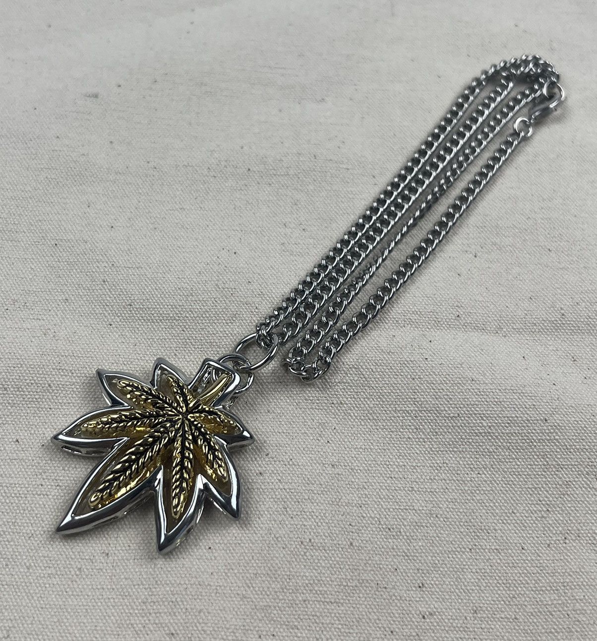 Japanese Brand cannabis necklace Size ONE SIZE - 1 Thumbnail