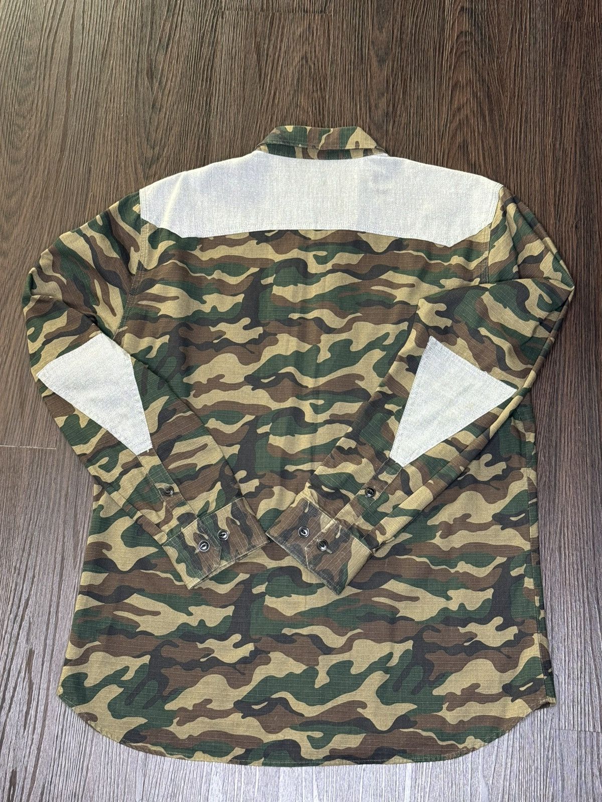 Crooks & Castles Crooks & Castles Camouflage Long Sleeve Button up Sz. Medium Size US M / EU 48-50 / 2 - 3 Thumbnail