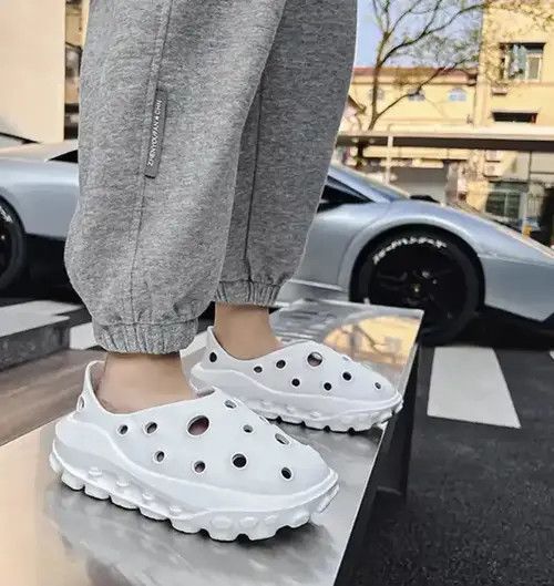 Designer Slides Beach Shoes Size US 8 / EU 41 - 3 Thumbnail