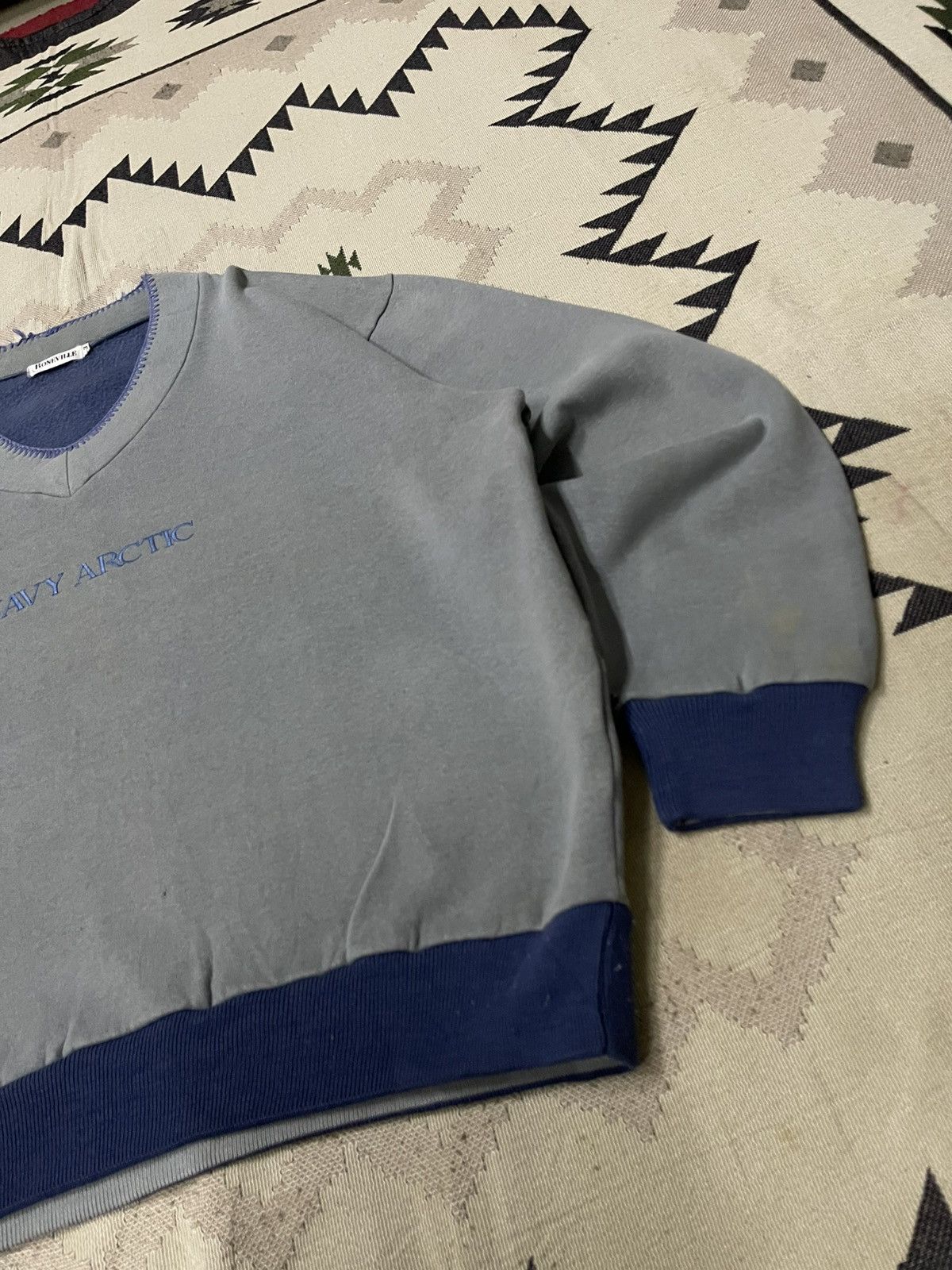 Boneville 1980s BONEVILLE “NAVY ARCTIC” V NECK SWEATSHIRT Size US M / EU 48-50 / 2 - 4 Thumbnail
