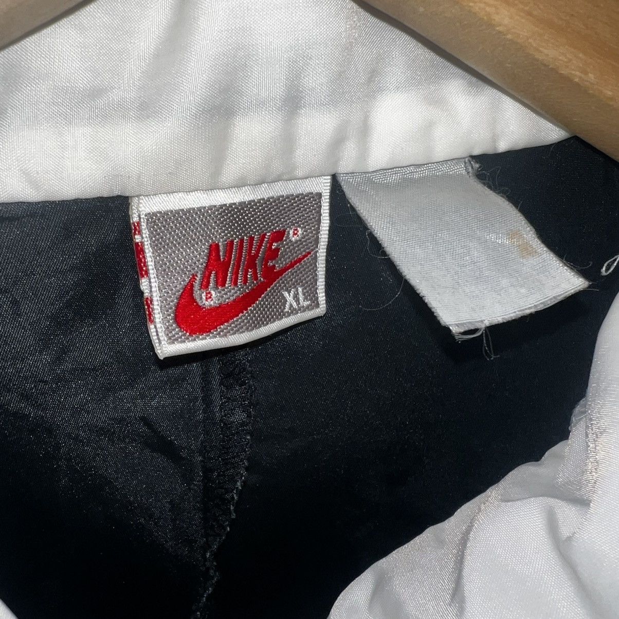 Nike VINTAGE 90s NIKE FULL ZIP LOGO WINDBREAKER JACKET Size US XL / EU 56 / 4 - 13 Thumbnail