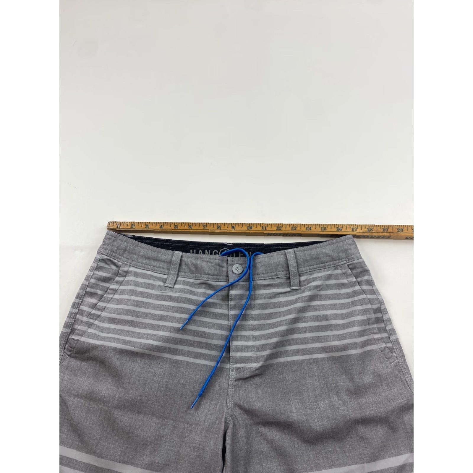 Hang Ten Hang Ten Shorts Bermuda Men 34 Gray Striped Pockets Casual Regular Front Flat Front Size US 34 / EU 50 - 4 Thumbnail